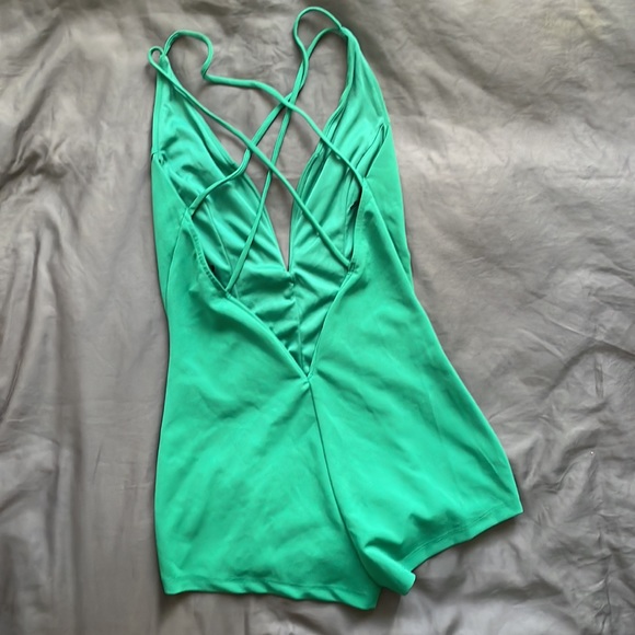 sexy short jumpsuit - Picture 3 of 4